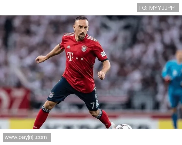 足球球星进球脱衣庆祝背后的意义与文化冲击解析 足球球星进球脱衣庆祝背后的意义与文化冲击解析