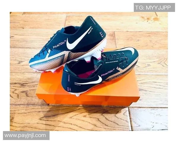 GT2足球鞋搭载顶级球星 展现竞技场上极速飞跃与精准控制