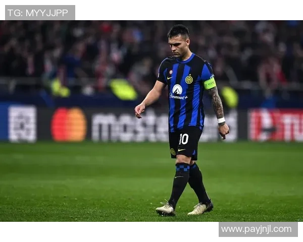 足球射门大师：聚焦全球顶级射手的技巧与成就分析